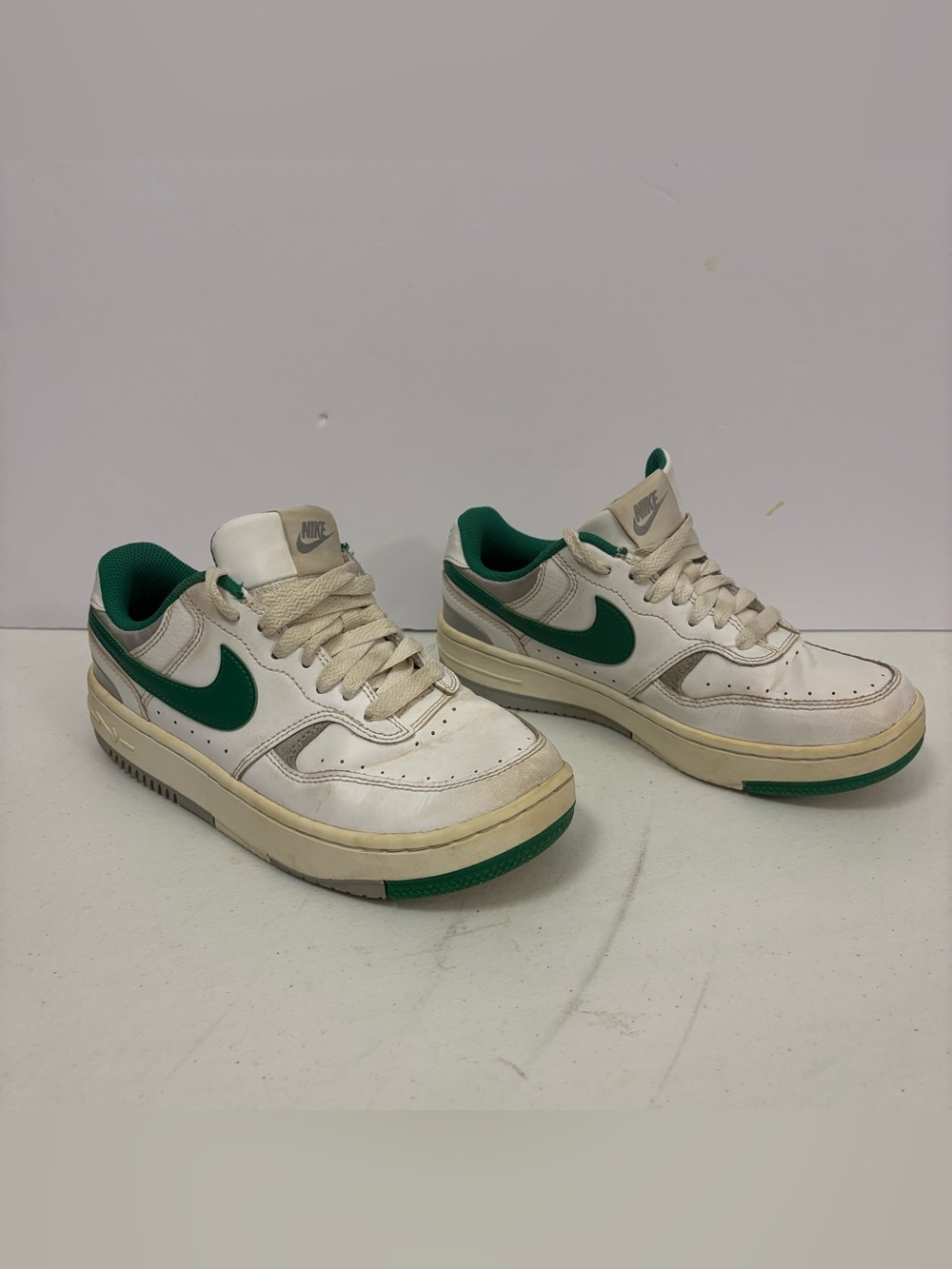 Nike Gamma Force Women's Shoes Size 6 White Malachite Green Sneakers Casual